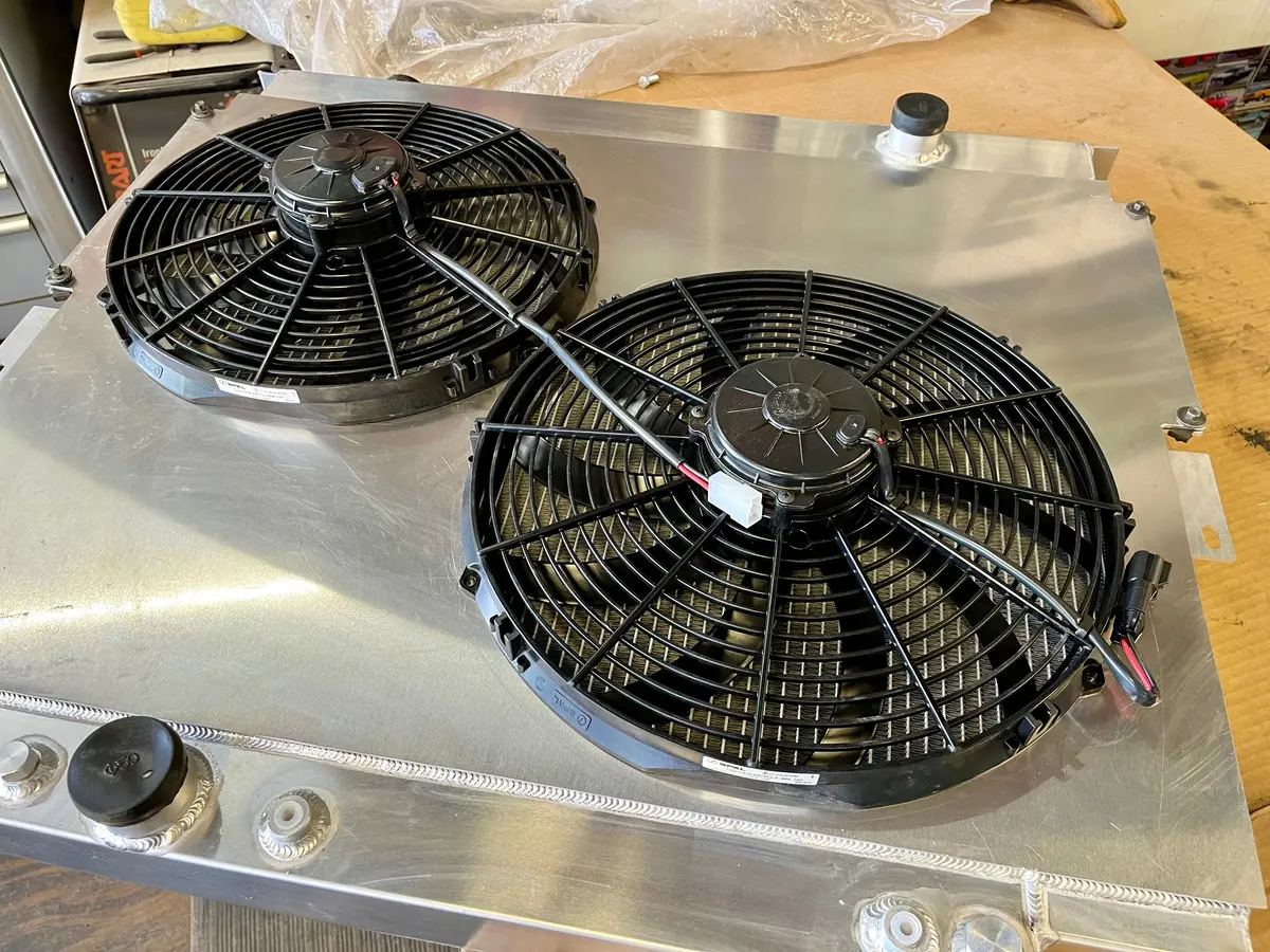 6.9/7.3 Idi Radiator Fan Shroud (No Fans) 1