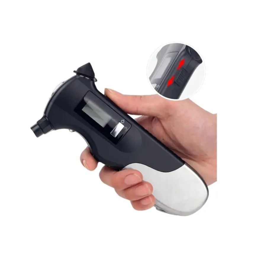 Digital Tire Pressure Gauge With Flashlight 1