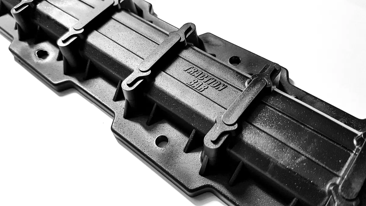 Traction Bar Kit Includes Hardware 6/Pk 1