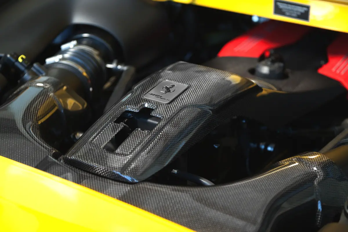 Capristo Carbon Fiber Airbox + Lock Cover Set - Ferrari F8 1