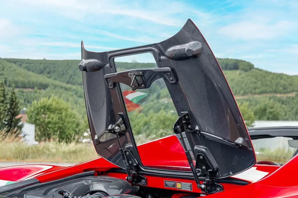 Capristo Carbon Fiber + Glass Bonnet - Ferrari F8 Spider 1