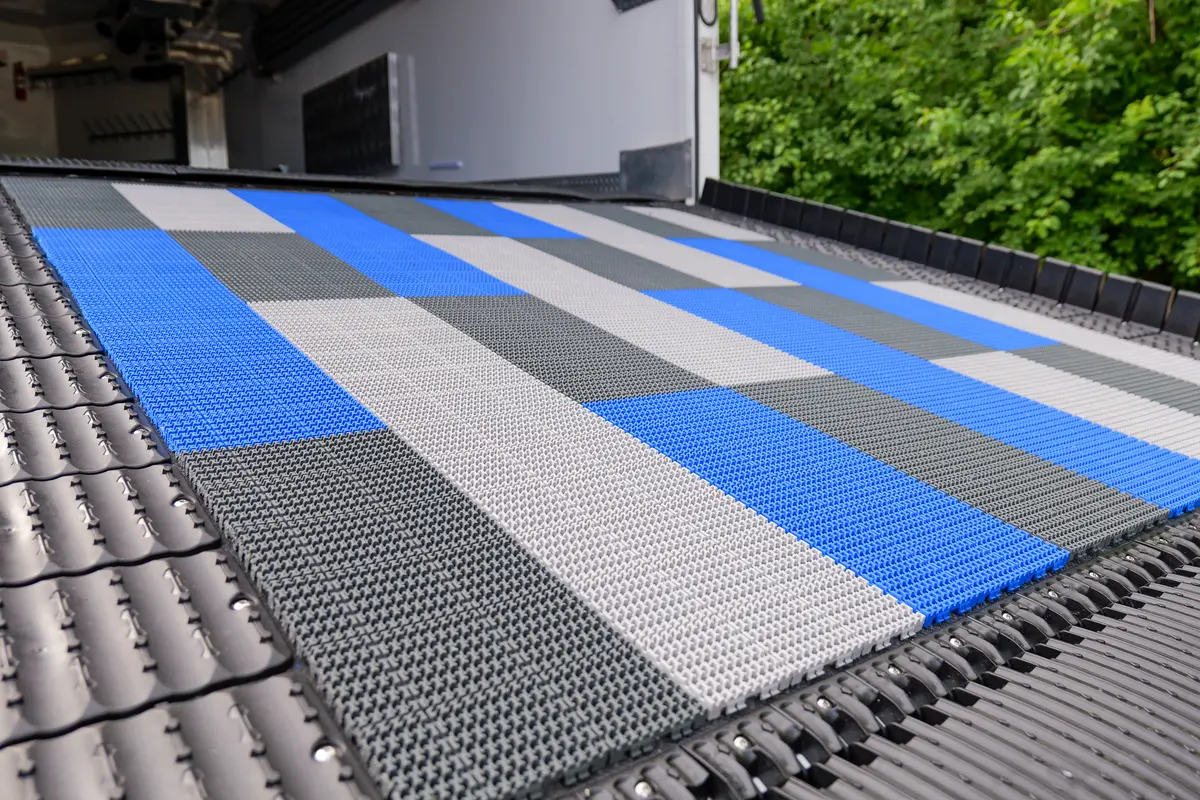 Protech Xt Flooring Traction Lt. Grey 24 Pc 2