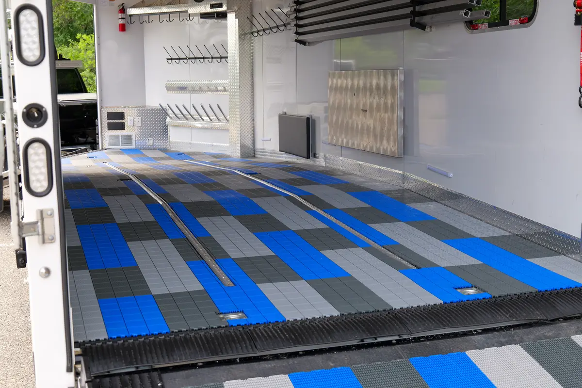 Protech Flooring Smooth Lt. Grey 24 Pc 1