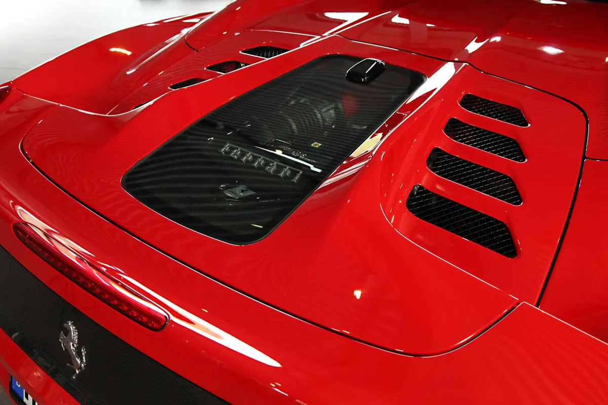 Capristo Carbon Fiber + Glass Bonnet - Ferrari 458 Spider 1